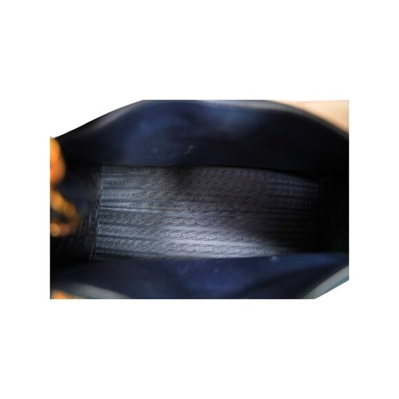 Paradigme Saffiano Tote Medium - Picture 12 of 13